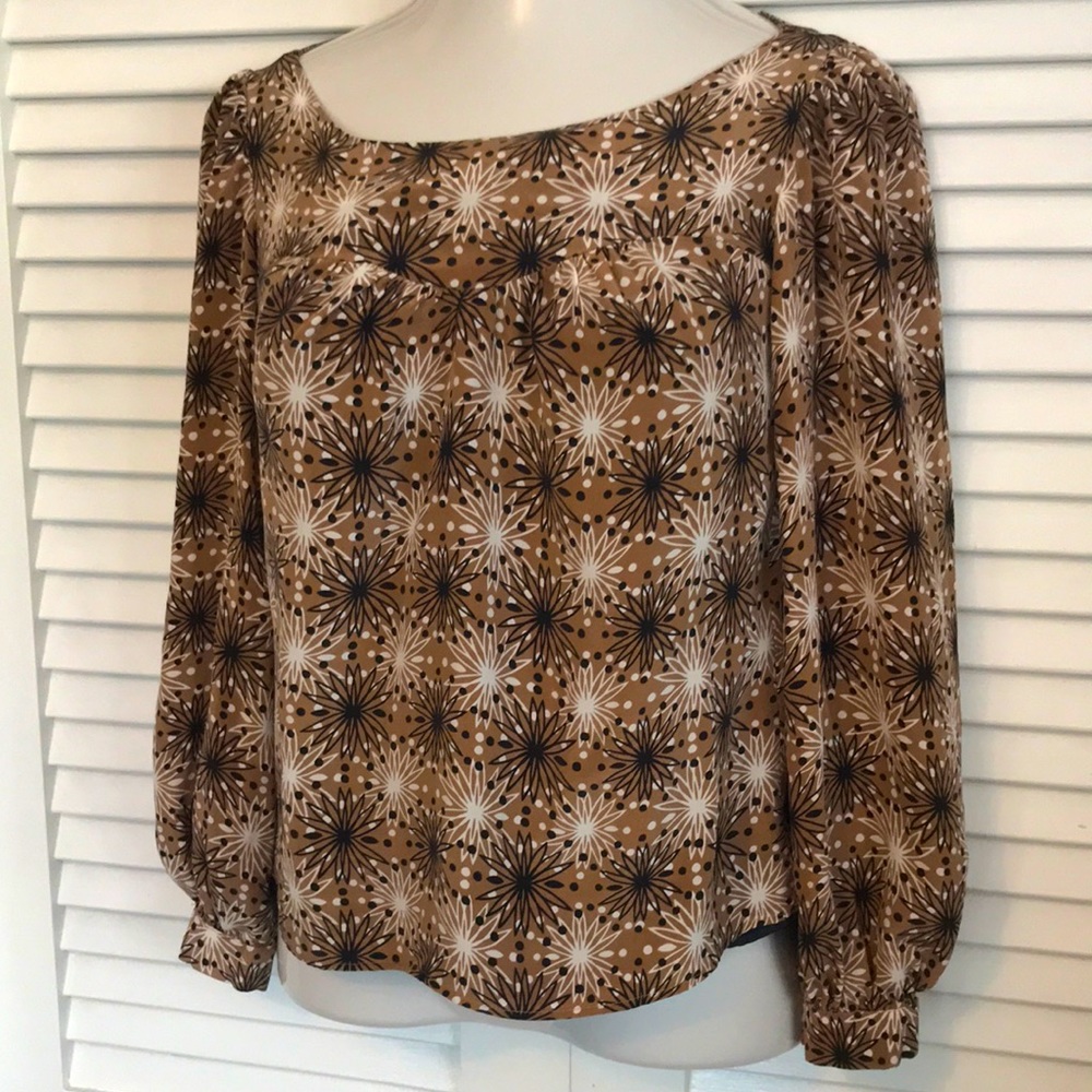 Leona by Lauren Leonard 100% silk blouse fully lined scoop neck